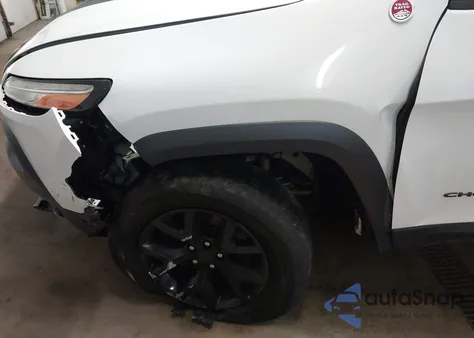 2016 Jeep Cherokee Trailhawk z USA, uszkodzony, nr VIN 1C4PJMBS4GW157247